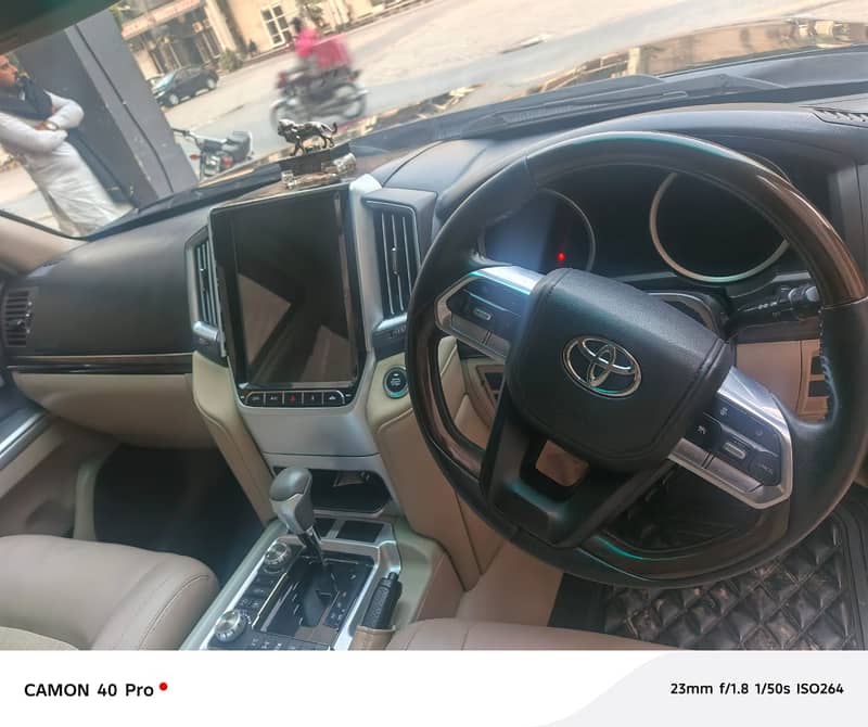 LAND CRUISER V8 2000|2013|URGENT SALE

                                                            alt=