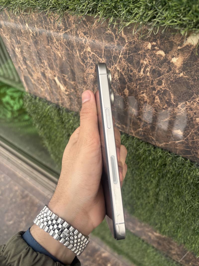 Iphone 15 pro max non pta

                                                            alt=