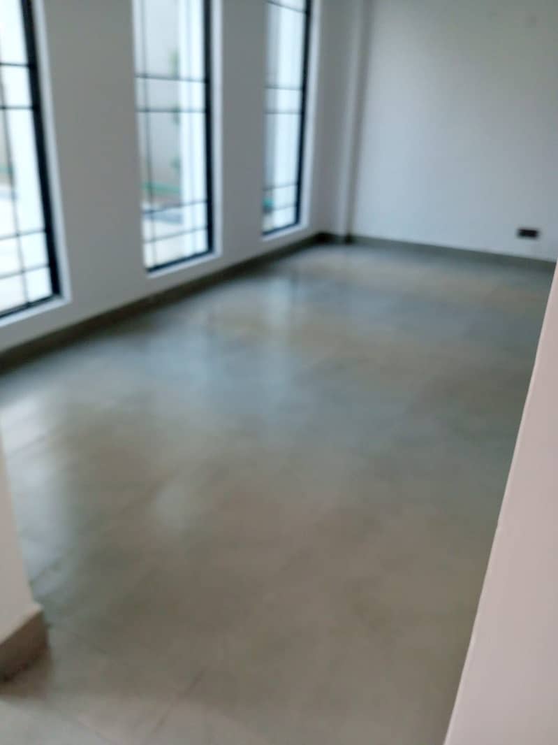 Beautiful Independent Office Space Gulberg

                                                            alt=