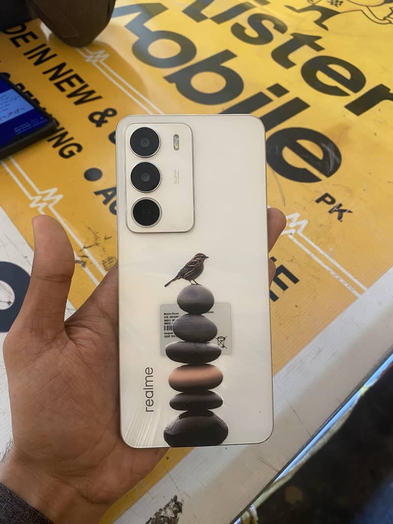 Realme C71

                                                            alt=