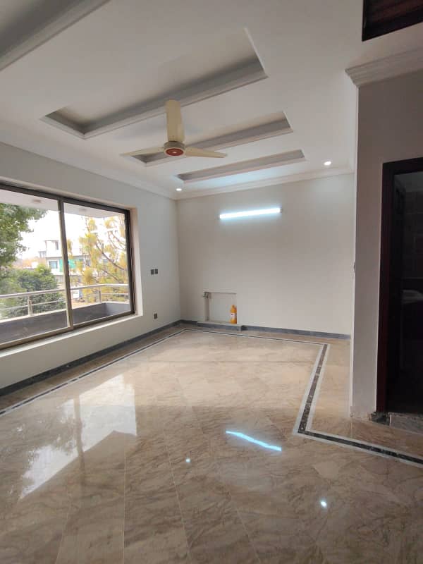 12 Marla Open Basement For Rent in E-11

                                                            alt=