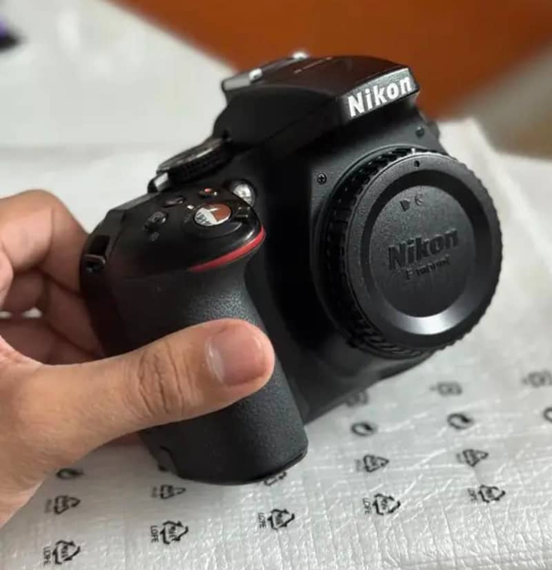 Nikon D5300

                                                            alt=