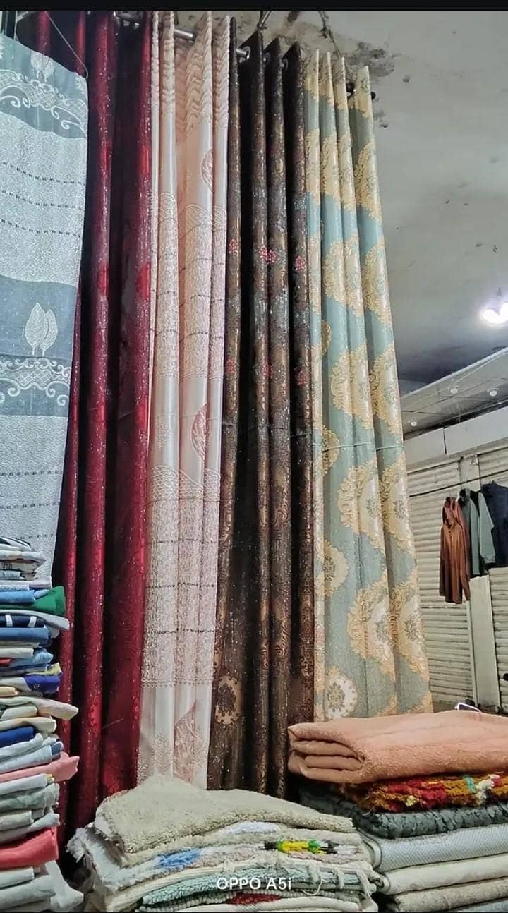 Texture welvet / pilachi / zari shingai curtains

                                                            alt=