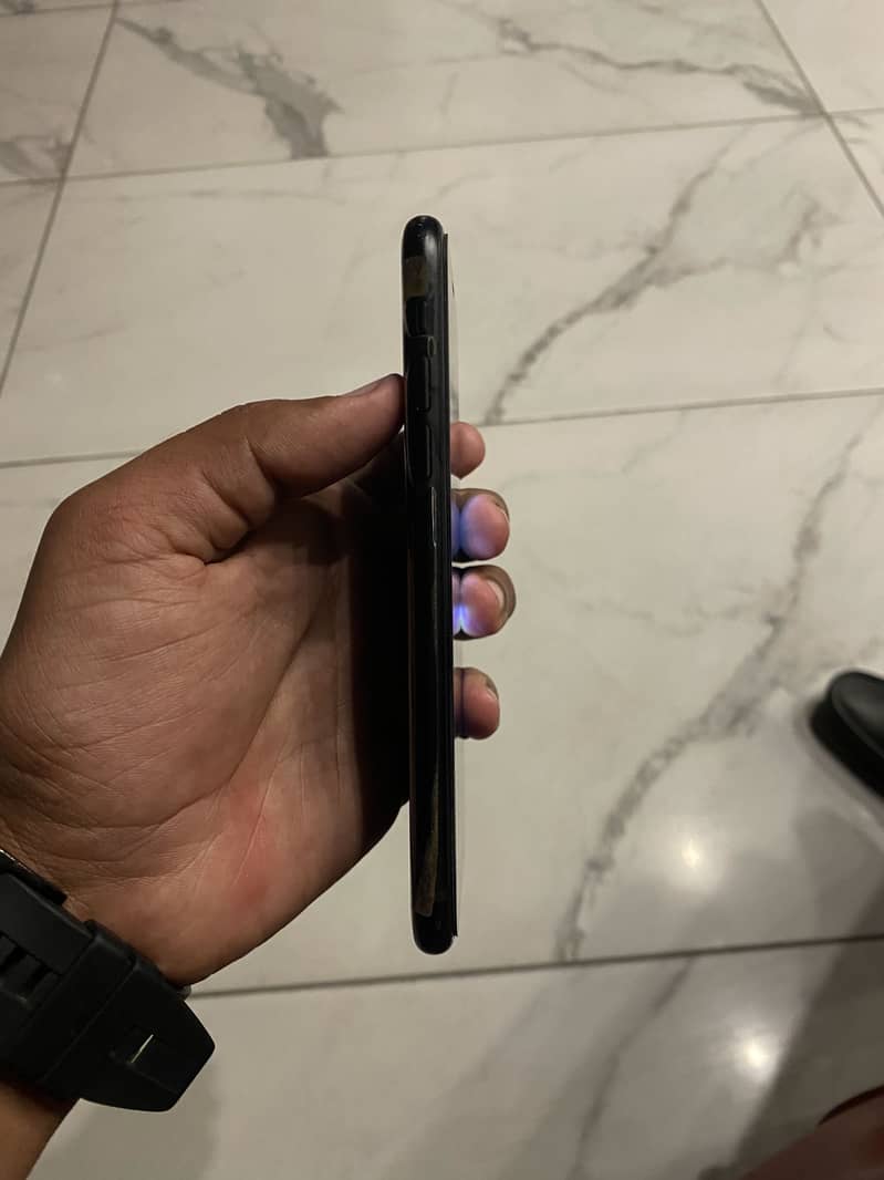 I phone xr

                                                            alt=