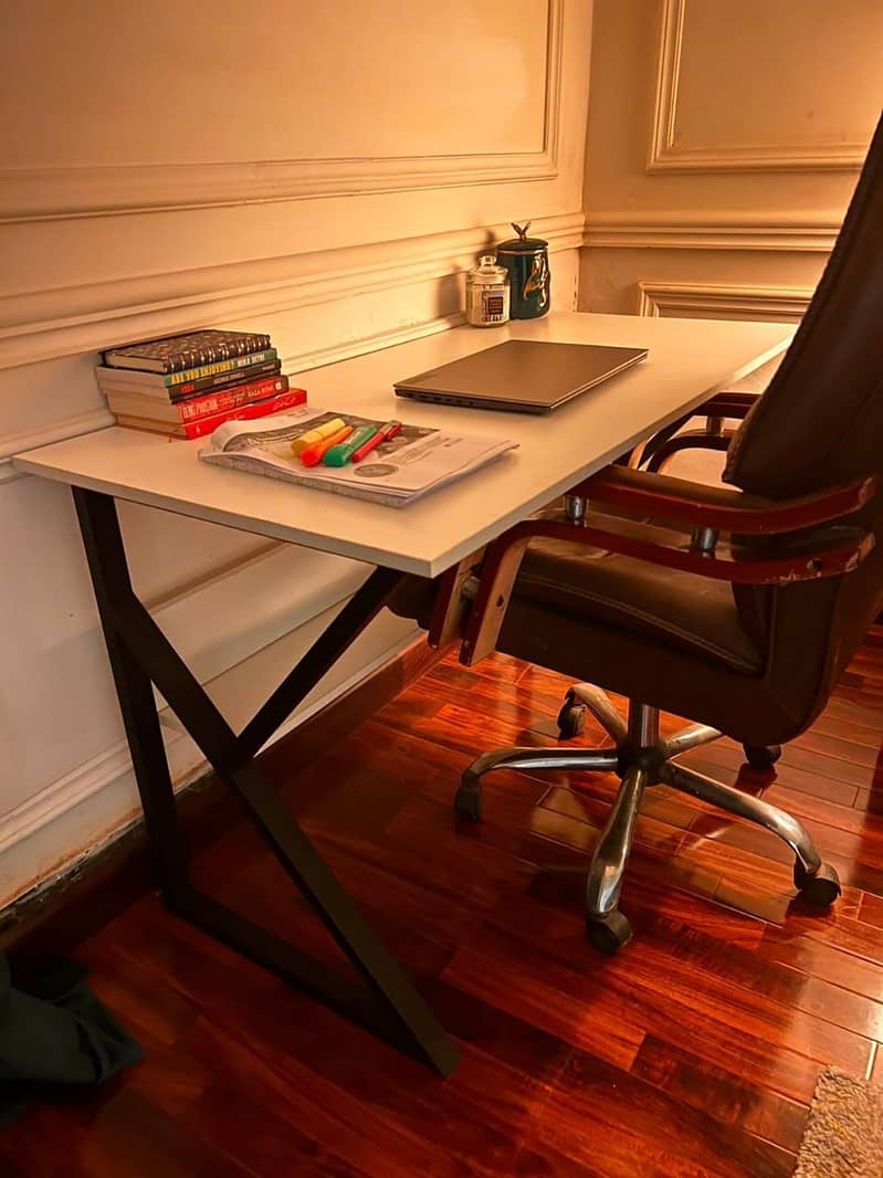 laptop table | study Table | Gaming Table | Executive Table | Office T

                                                            alt=
