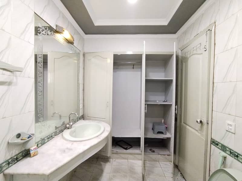 10 Marla Beautiful House For Sale In Punjab Cooperative Housing Society Prime Location

                                                            alt=