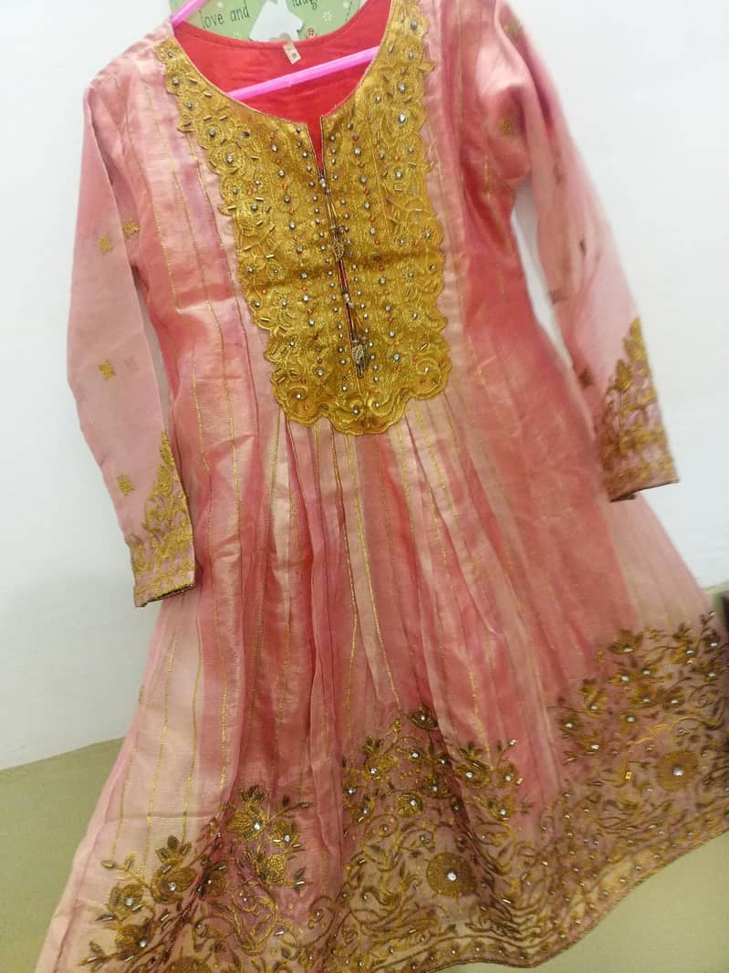 one time used dress 13,14 years old girls

                                                            alt=