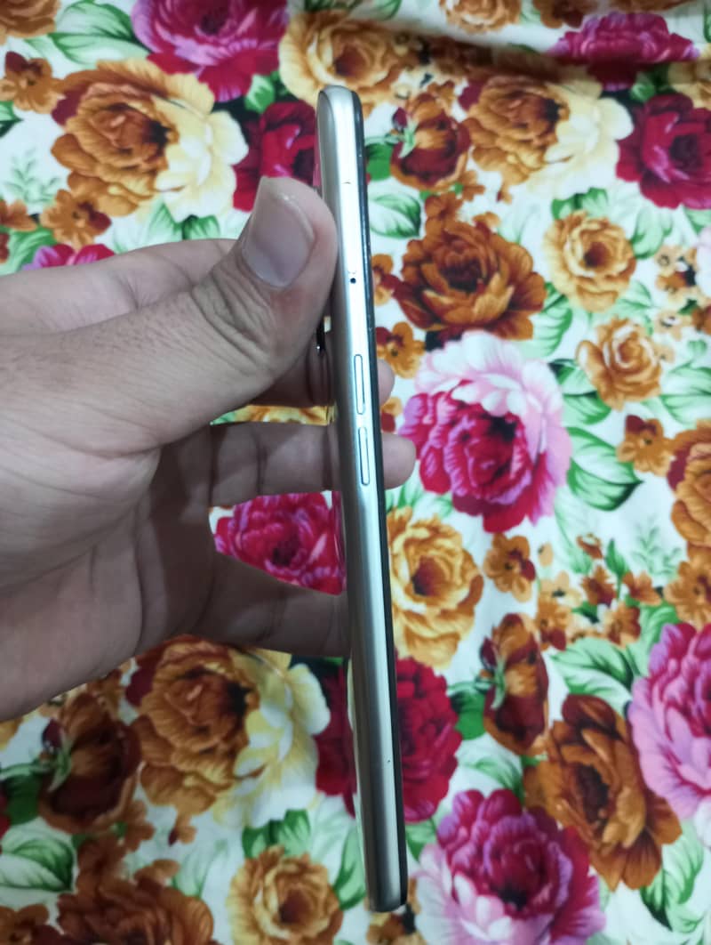 OPPO A16. . . . . . . For Sale

                                                            alt=