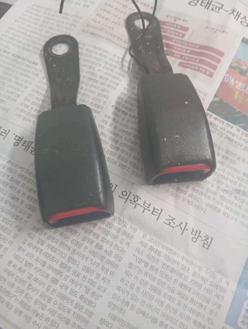 Indus corrolla fusebox and seat belt locks

                                                            alt=