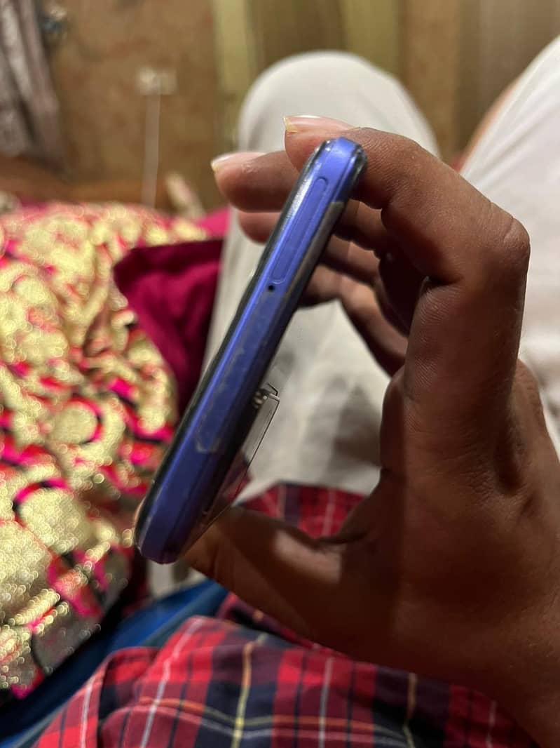 vivo y21 4/64 03419164635

                                                            alt=