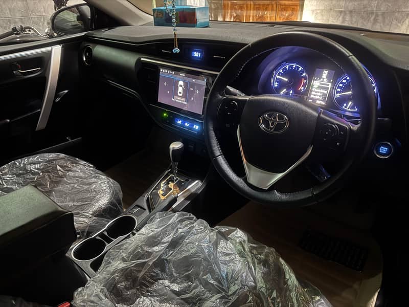 Toyota Corolla altis 1.8 x grande black room

                                                            alt=