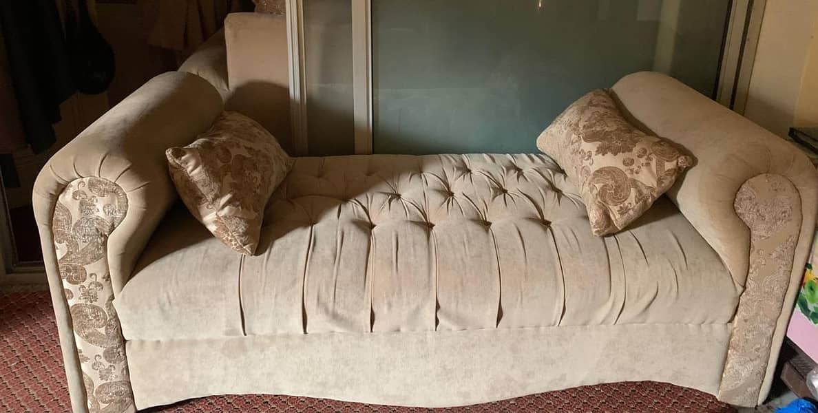 5 seater sofa, deewan and two stools

                                                            alt=