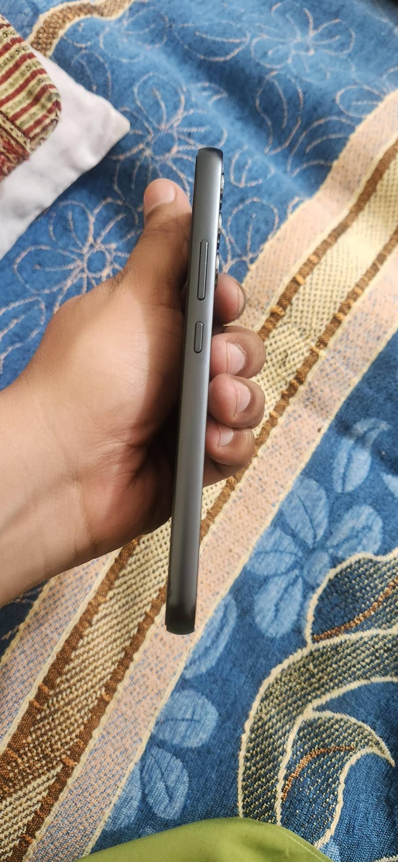 Samsung A34 5G 10/10 condition with box

                                                            alt=