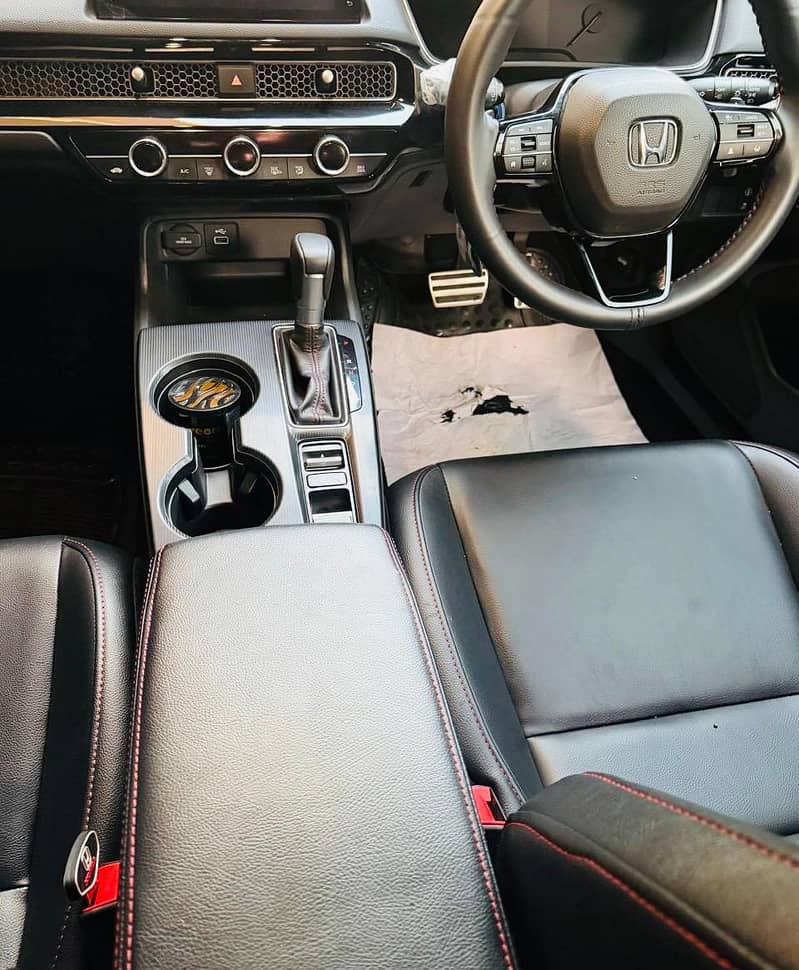 Honda Civic RS 2024

                                                            alt=