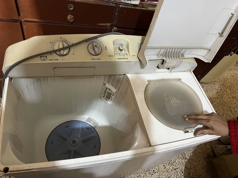 Dawlance Model 5200

                                                            alt=