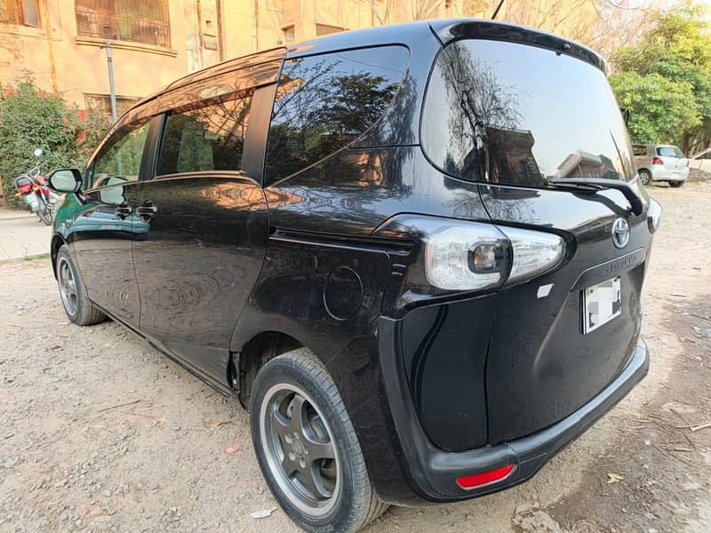 Toyota Sienta G Led 2016

                                                            alt=