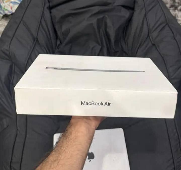 Apple MacBook Air M1

                                                            alt=