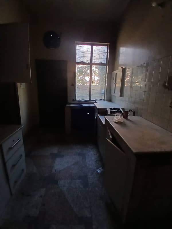 10 Marla double story vip house at prime location

                                                            alt=