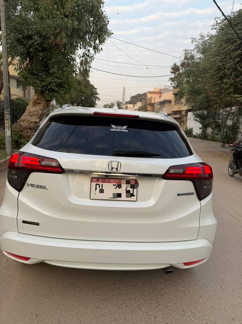 Honda Vezel Hybrid Z Sensing Model 2018/23

                                                            alt=