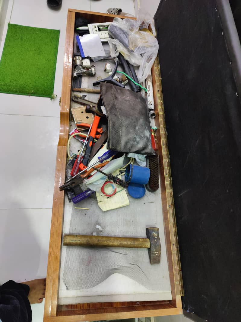 shoes Rack + Tool Box condition 8/10

                                                            alt=