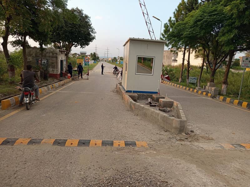 10 Marla Plot No: 603 In Hamza Block In Demand: Rs 65 Lacs

                                                            alt=