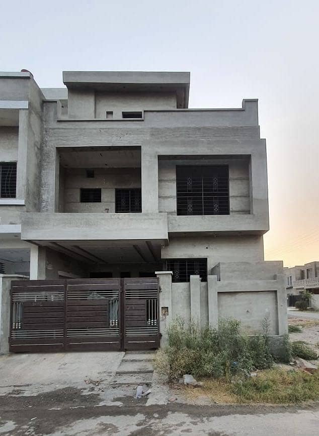 5 Marla Gary Structure House For Sale In Canal Garden Lahore

                                                            alt=
