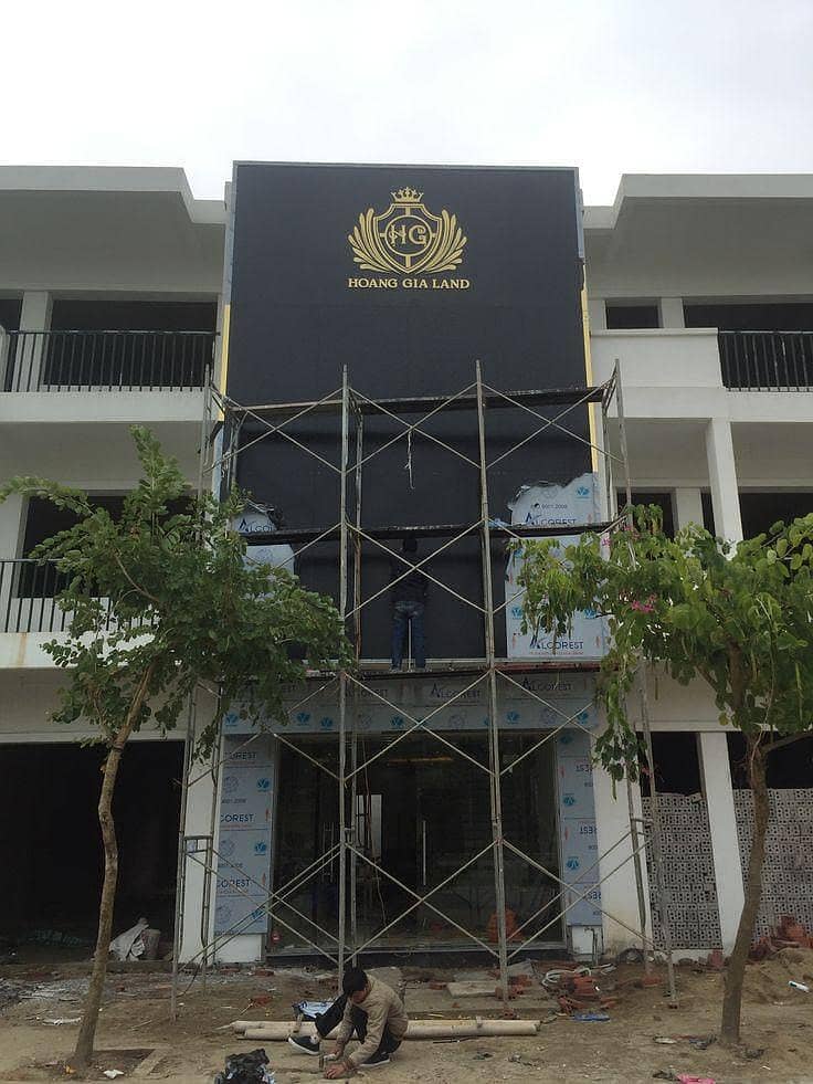 Ms letter, SS logo, Acp wall cladding, Plaza, Signboard, Neon Sign

                                                            alt=