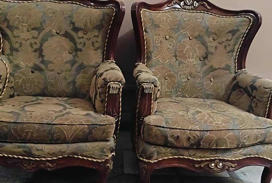 Luxe Wooden 5-Seater Sofa Set – Classic Elegance for Sale!

                                                            alt=