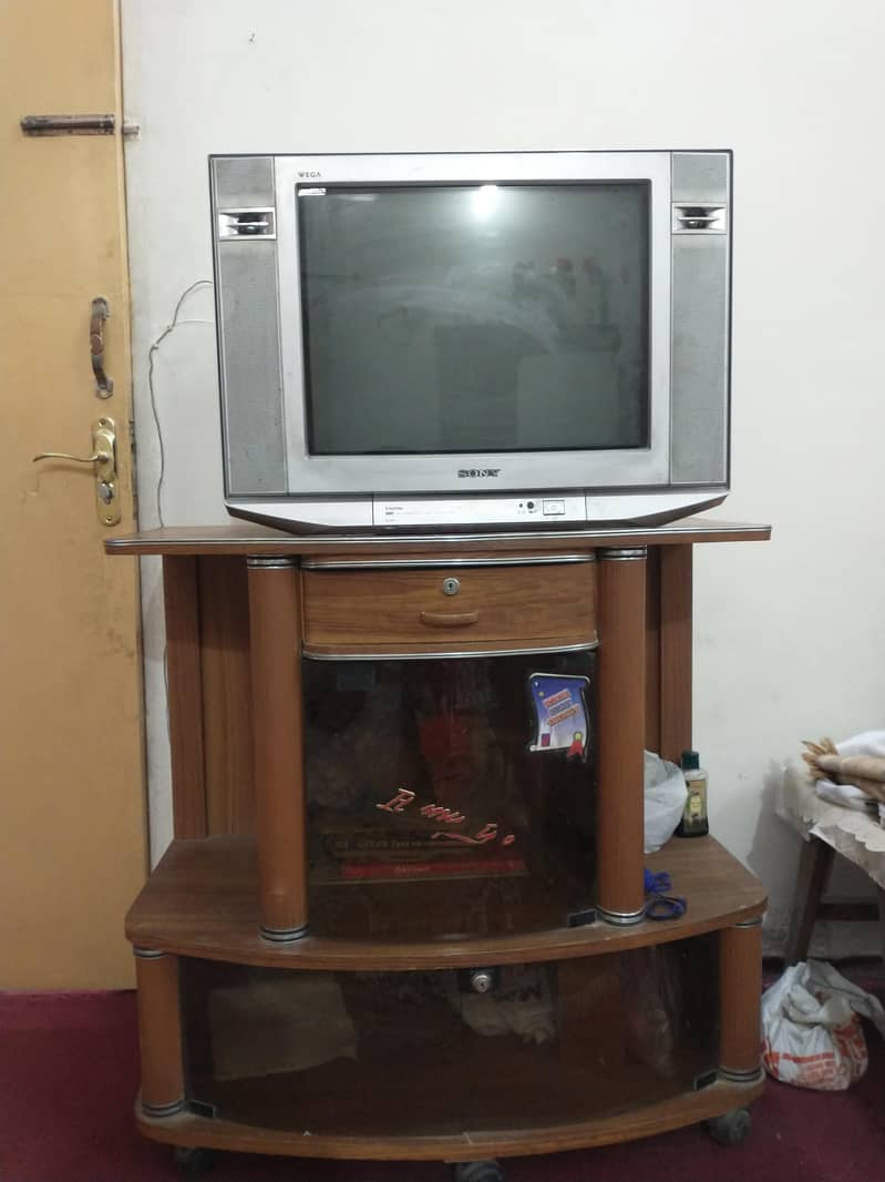 21 inch Sony TV with trolley

                                                            alt=