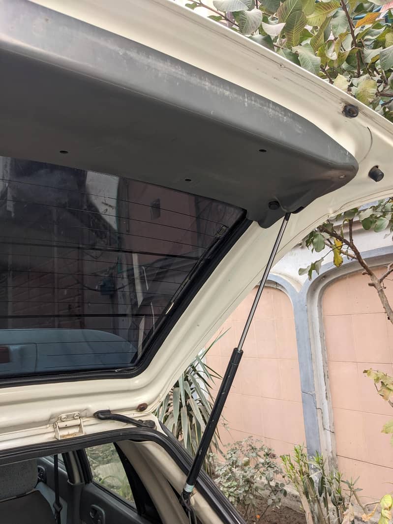 Suzuki Cultus VXR  0322/699/7340

                                                            alt=