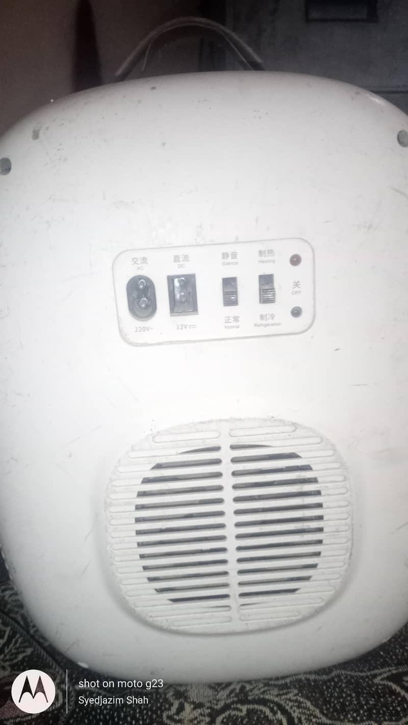 mini fridge ac/DC  hot/cold bargaining possible

                                                            alt=
