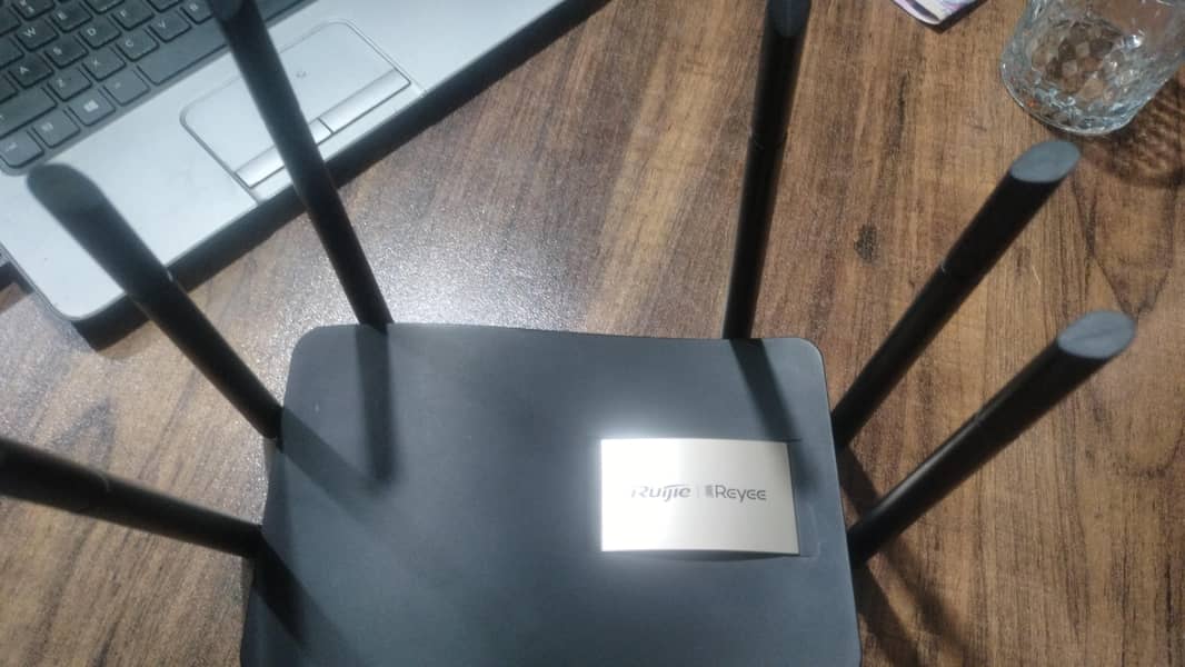 Ruijie giga wifi router

                                                            alt=