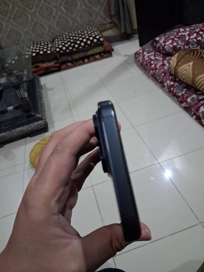 Iphone 16 Pro Max JV Black 256GB

                                                            alt=