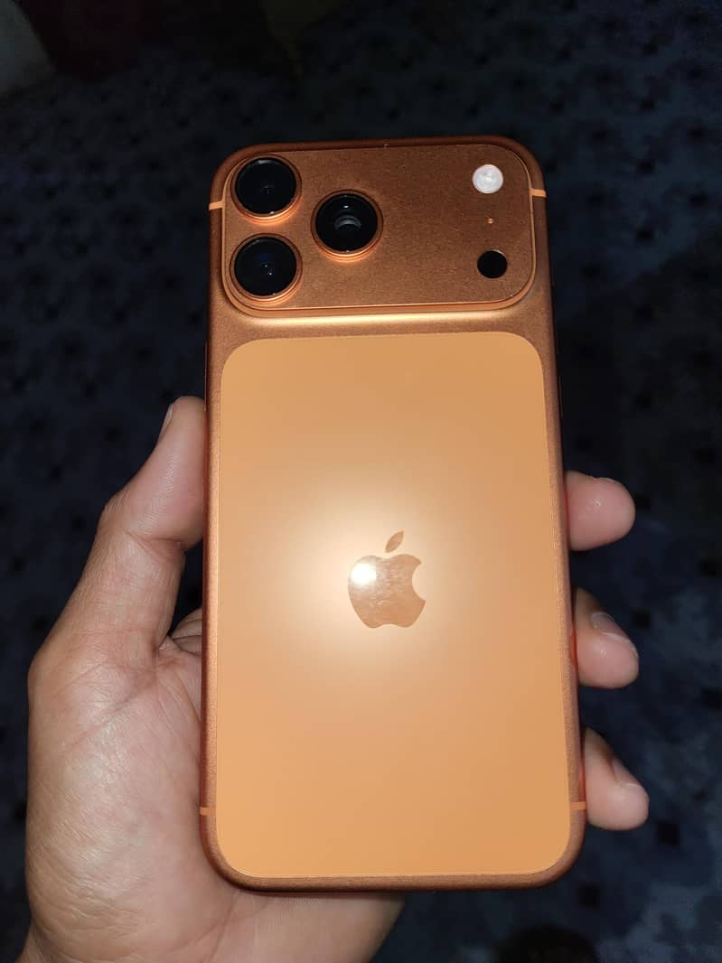 Iphone 17 pro max , 256 gb  Just box open 5to 8 CyclAl just box open

                                                            alt=