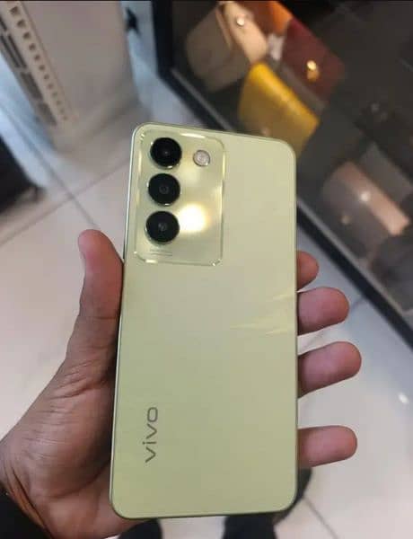 vivo y100 8GB RAM 128GB mamory0328/3978/756

                                                            alt=