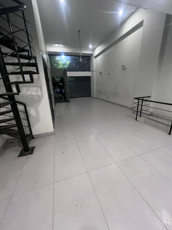 Showroom available for Rent at Ittihad Commercial

                                                            alt=