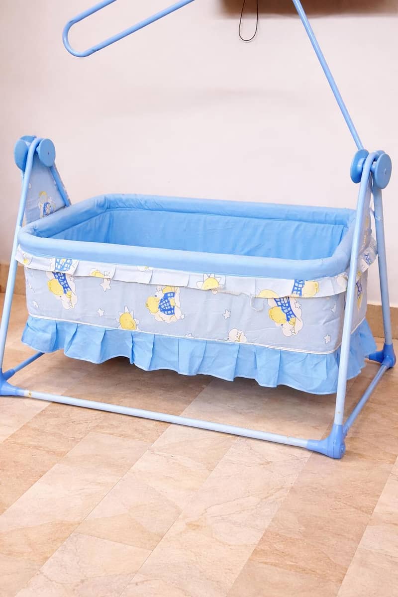 baby cradle swing

                                                            alt=