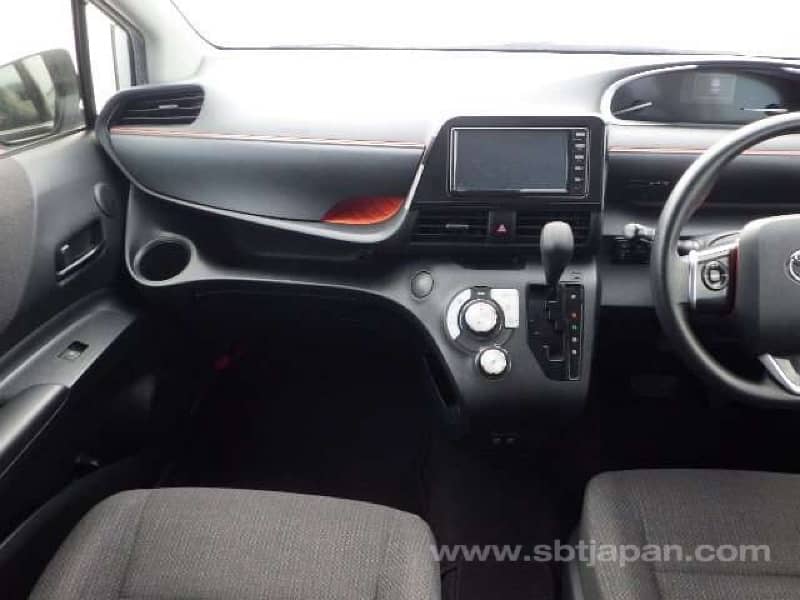 Toyota Sienta 2019

                                                            alt=