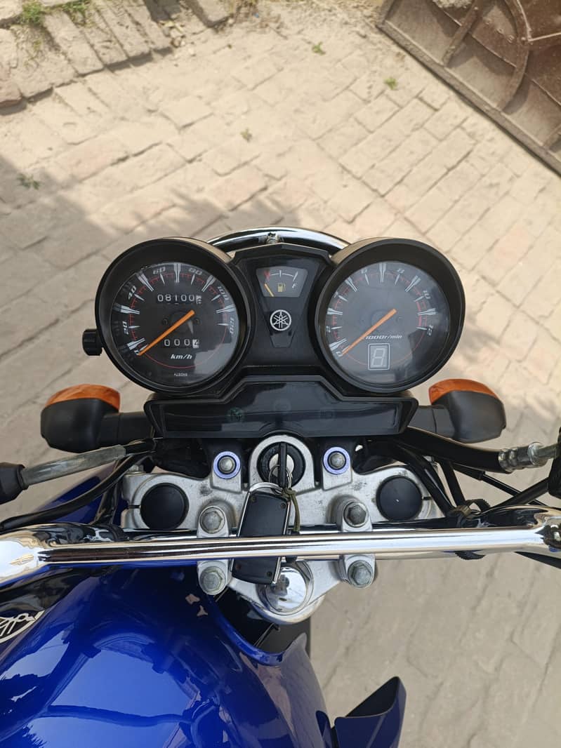 YamaHa 125G . . . . . . .