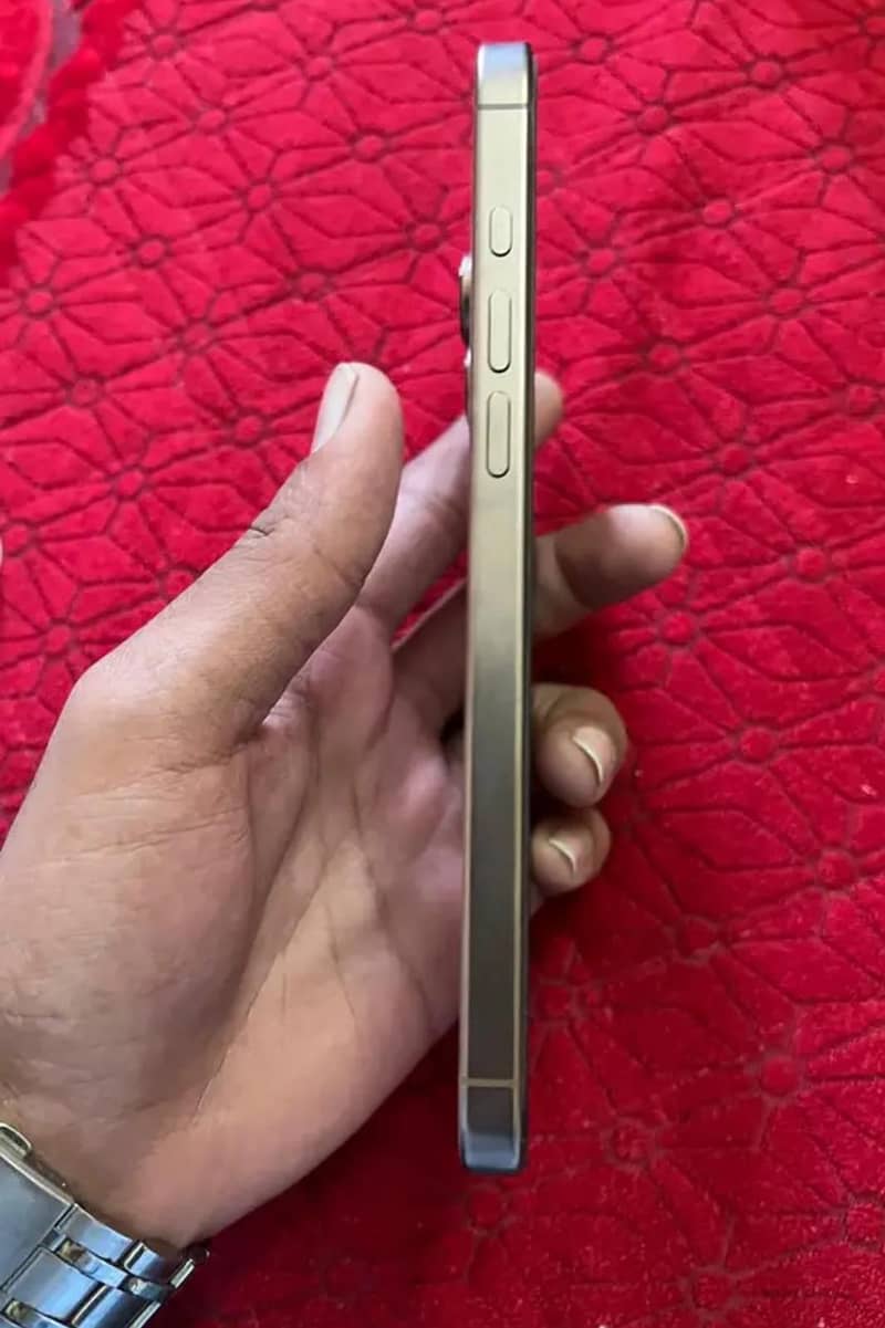 Iphone 16 pro max Factory

                                                            alt=