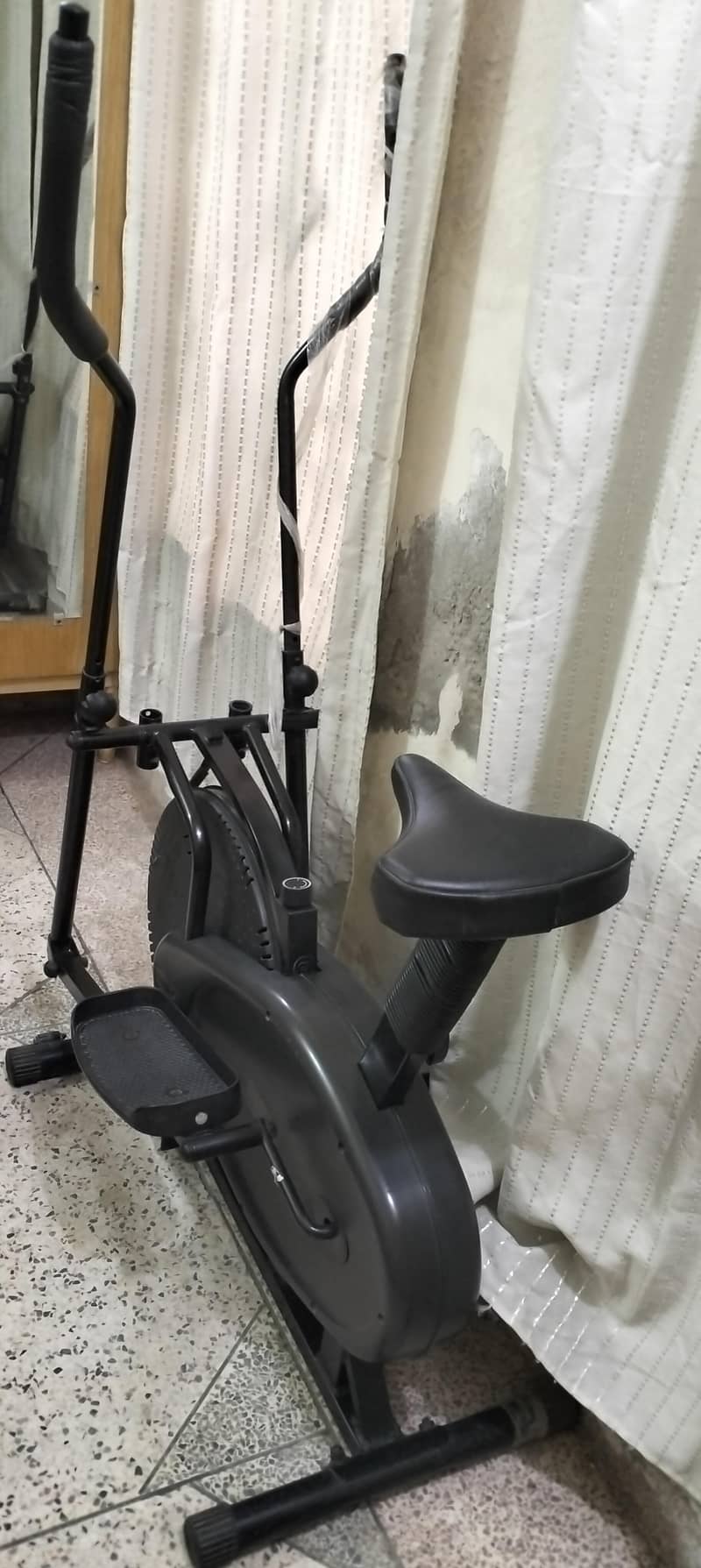 Elliptical Machine for Sale in Lahore – Excellent Condition

                                                            alt=