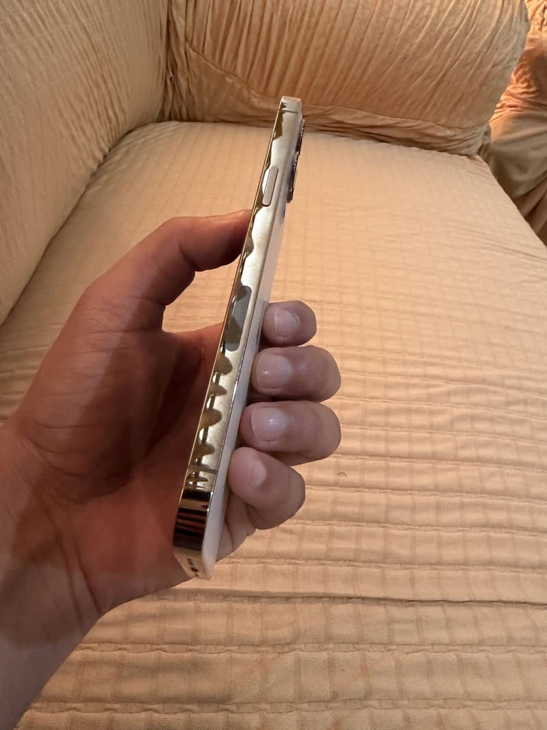 iphone 12 pro max 128gb pta approved gold colour

                                                            alt=