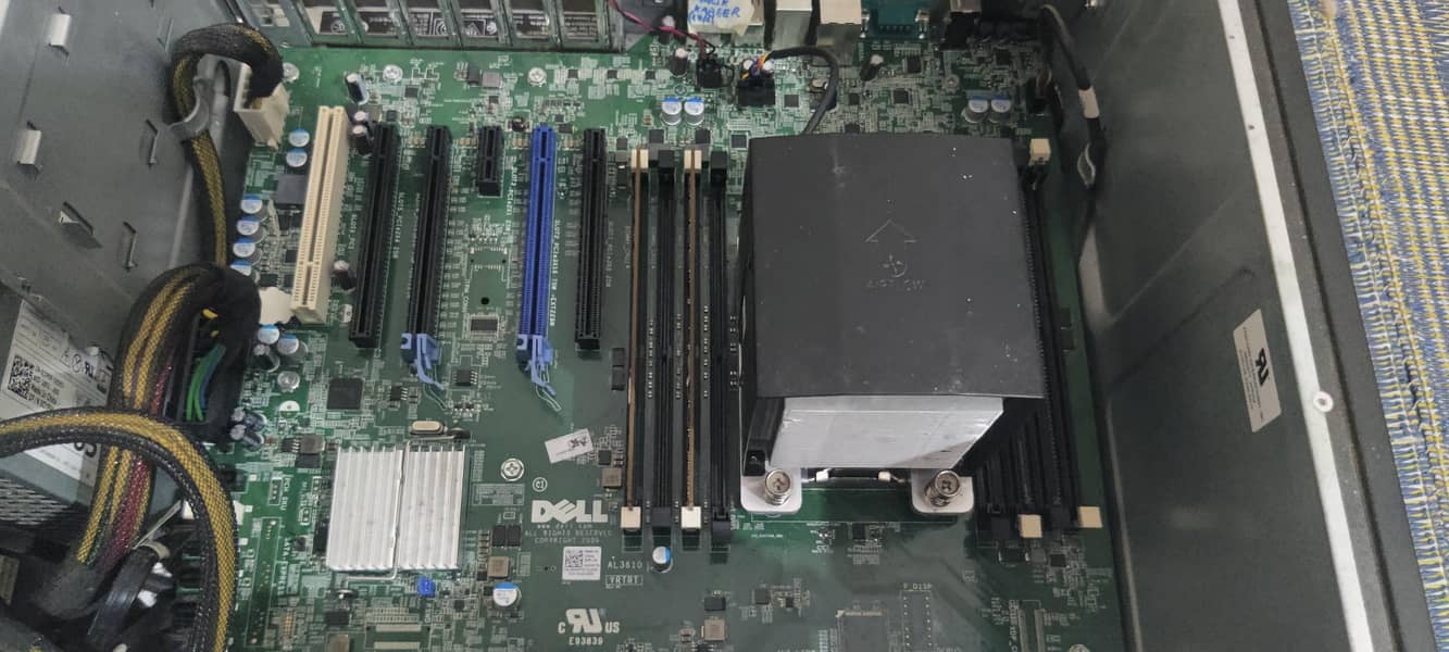 Gaming PC RX 590 Xeon E5 1650 V3 16GB

                                                            alt=