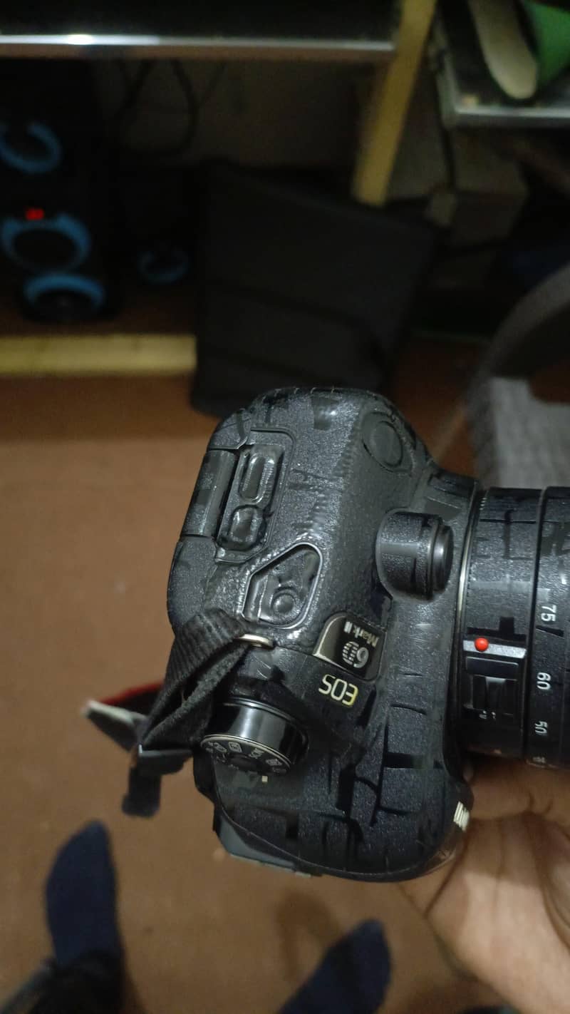 6D mark II

                                                            alt=