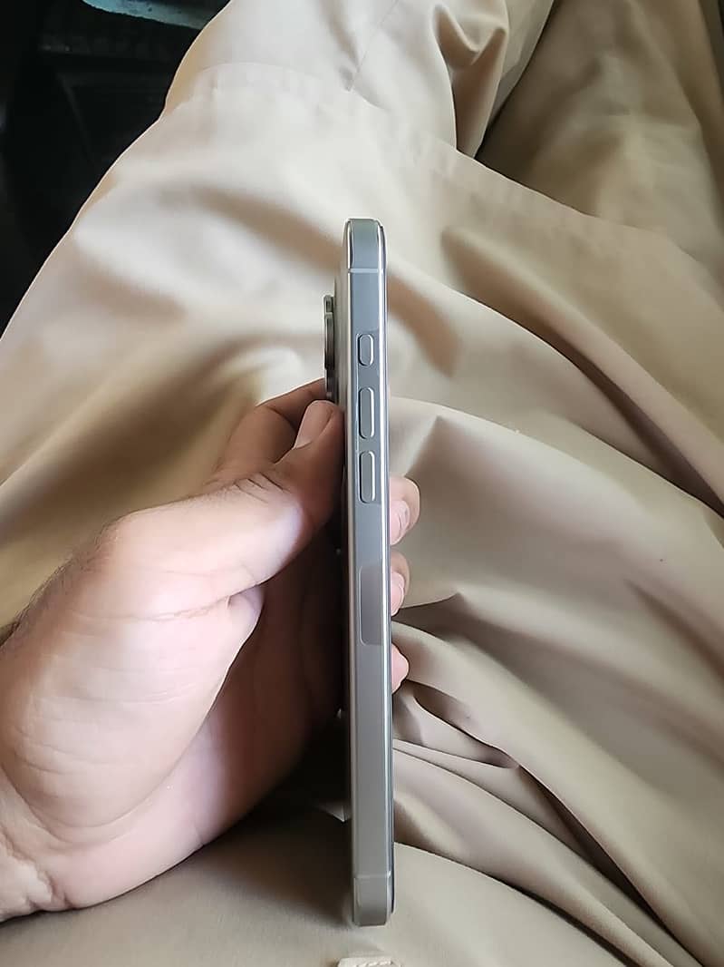 I phone 16 pro max jv

                                                            alt=