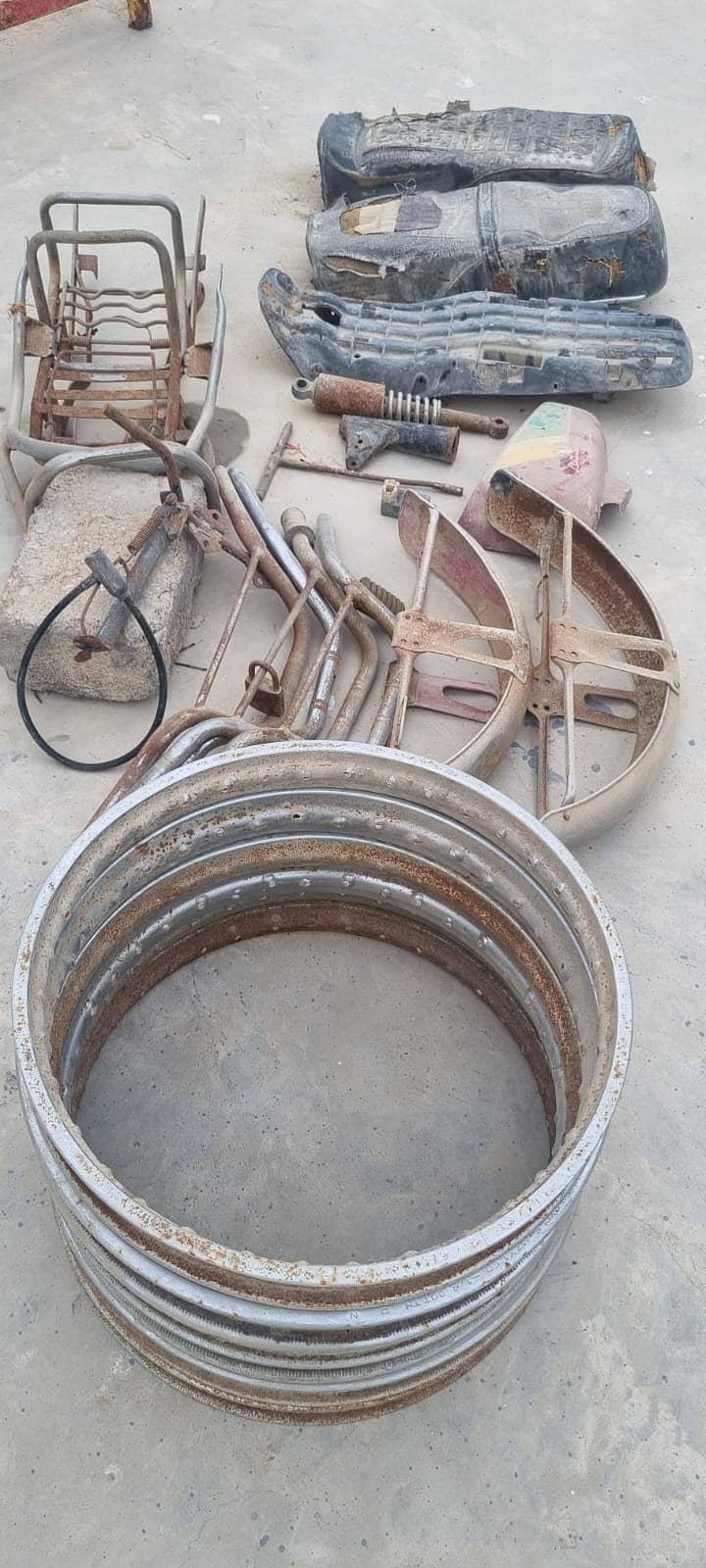 Used Motorcycle Parts Bundle - Rims, Seats, Fenders & Racks

                                                            alt=