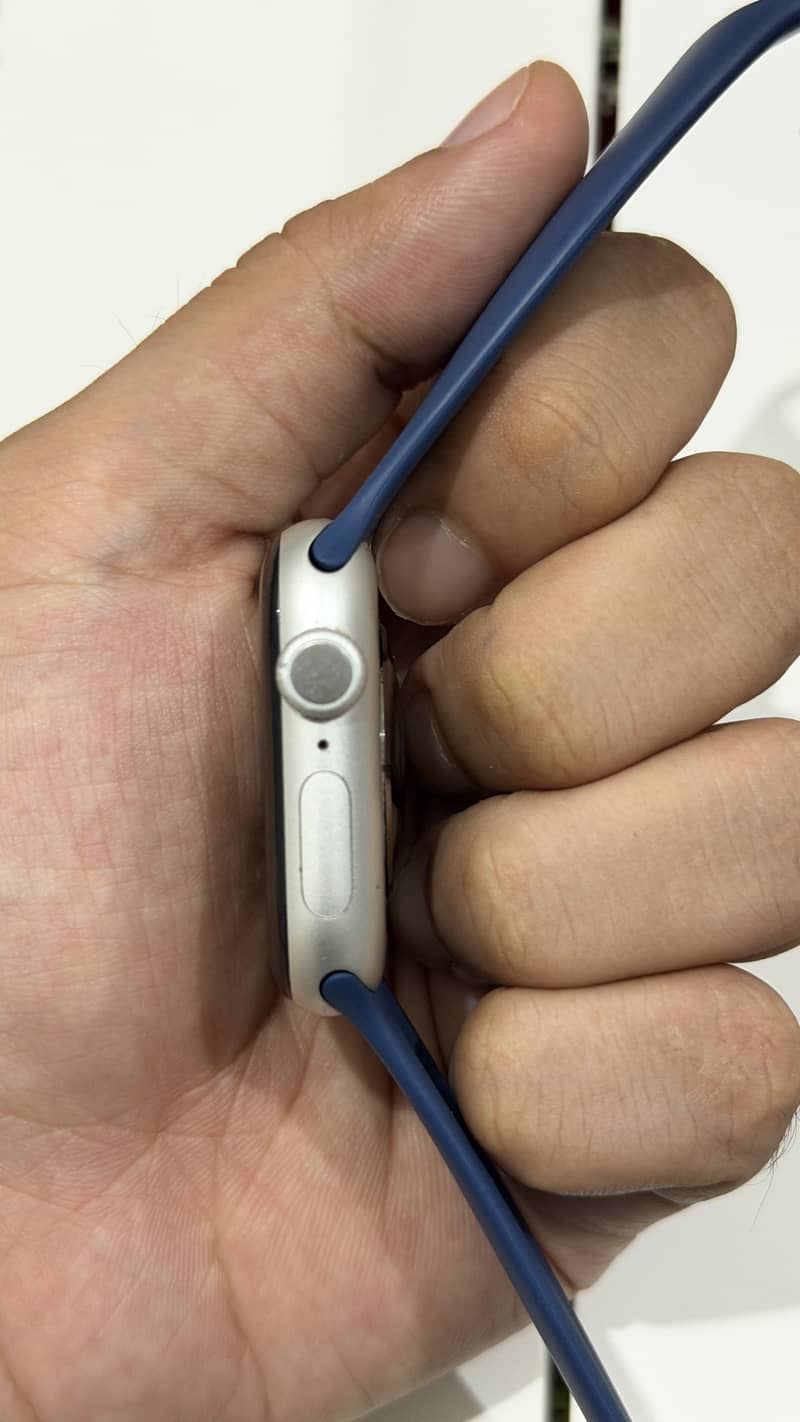 Apple Watch series 10 42mm

                                                            alt=