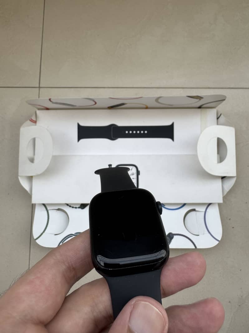 Apple Watch Series 7 45 mm Complete Box

                                                            alt=
