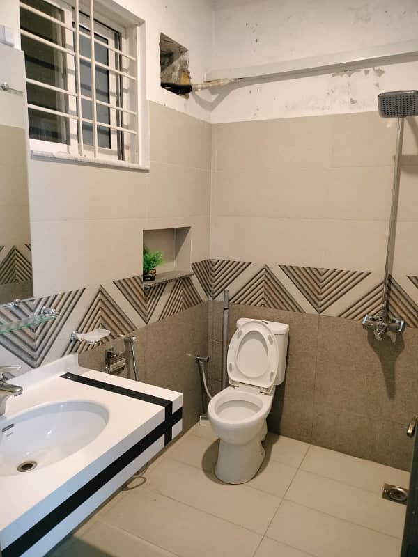 Guest house rooms available for rent on daily basis

                                                            alt=