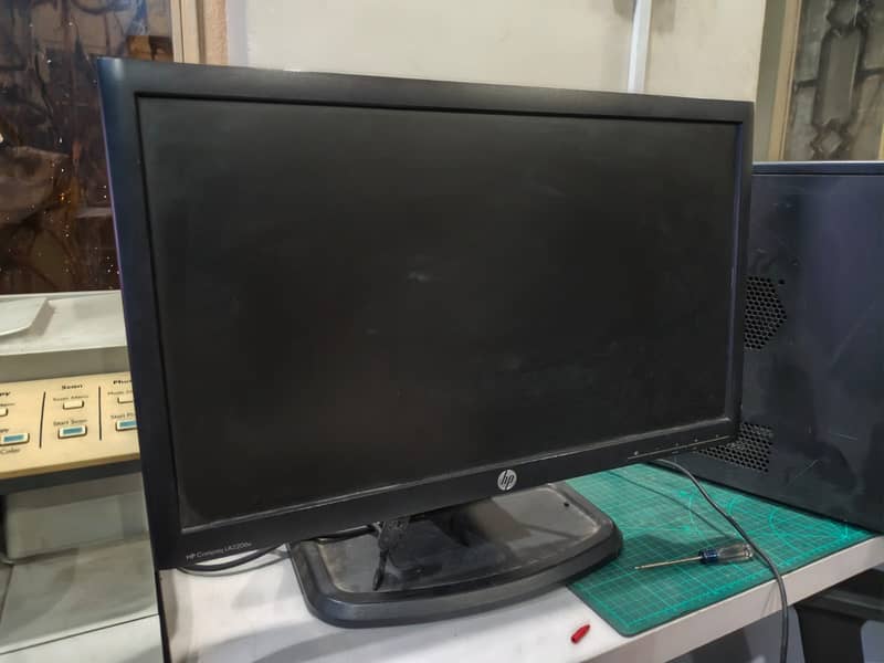 HP 22 inch monitor perfect condition

                                                            alt=